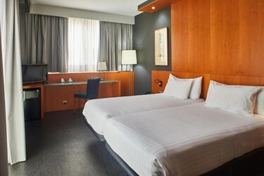 Silken Club Room