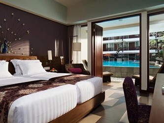 Deluxe Pool Access