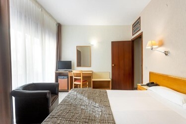 1 King Bed