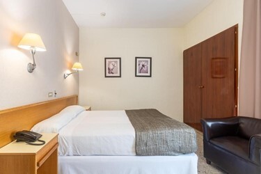 1 King Bed