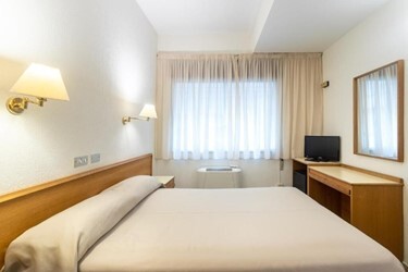 1 King Bed