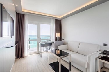  Executive Junior Suite