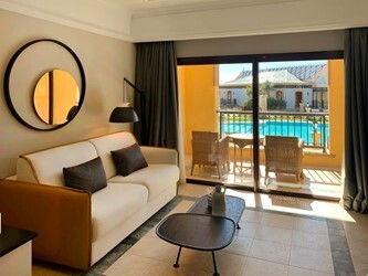 Premium The Level Familiy Room