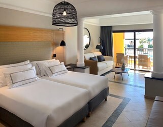 Premium The Level Familiy Room