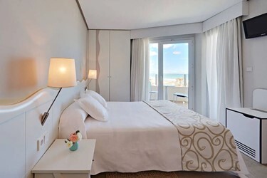 Double Partial Sea View