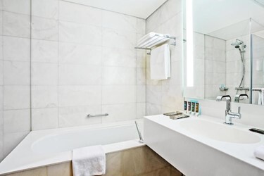 Executive Room with 1 double bed and 1 sofa