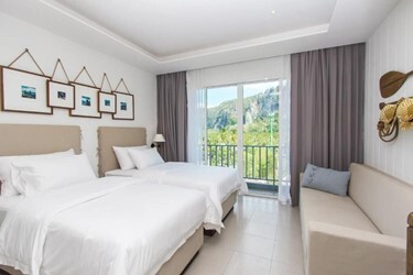 Deluxe Cliff View Room