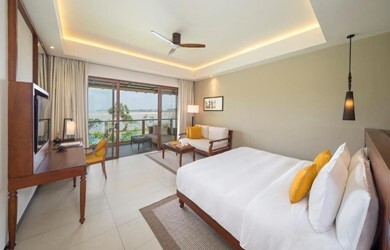 Deluxe Lagoon View Room