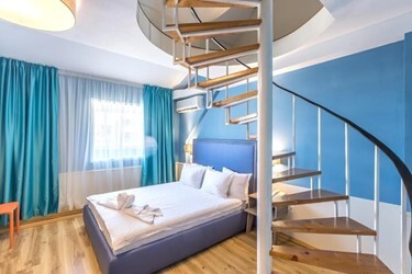 MEZ Maisonette