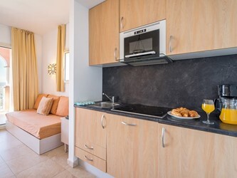 1-Bedroom Apartment