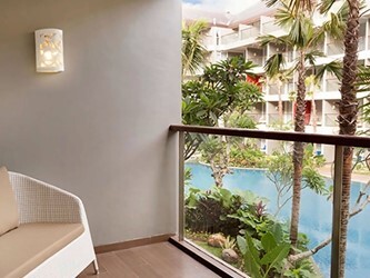 Deluxe Pool View