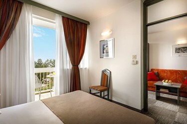 Superior suite with seaside balcony