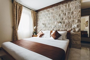 Senior Suite