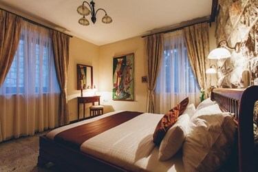 Senior Suite
