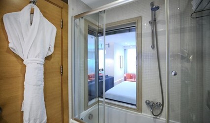 Junior Suite with City View 