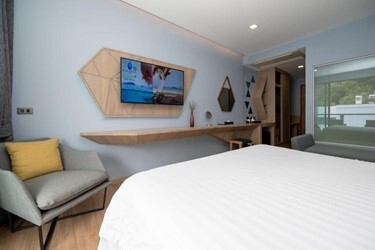 Premier Pool View Room