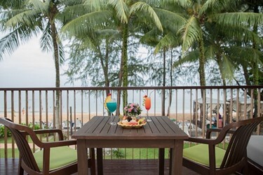 Grand Deluxe Beach Front