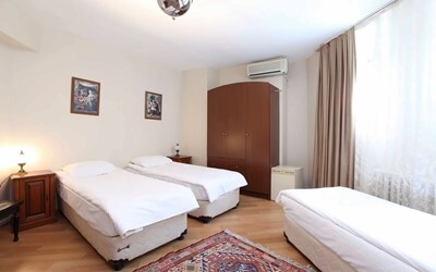 TRIPLE ROOM