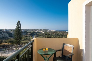 1-Bedroom Apartment with Sea View A/C