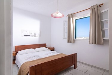 1-Bedroom Apartment with Sea View A/C