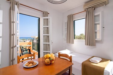 1-Bedroom Apartment with Sea View A/C