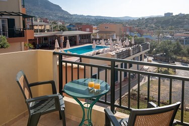 1-Bedroom Apartment with Sea View A/C