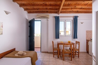 1-Bedroom Apartment with Sea View A/C