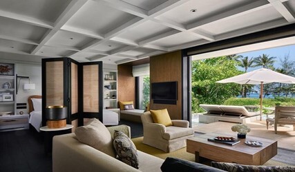 Beachfront Pool Pavilion King