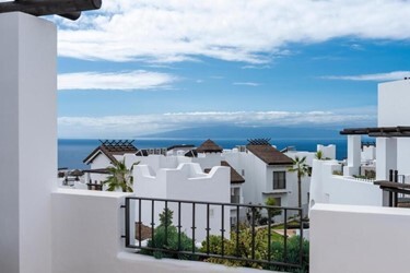1 Bedroom Suite Partial Sea View