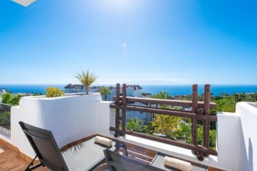 1 Bedroom Suite Partial Sea View