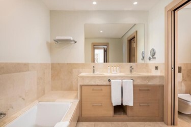 1 Bedroom Suite Partial Sea View