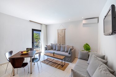 1-Bedroom Superior Suite