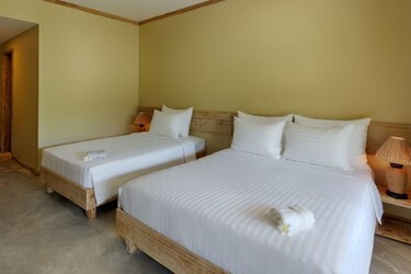 Deluxe Triple with Garden View