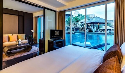 Deluxe Pool Access Suite