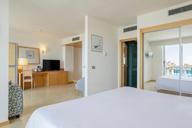 Junior Suite Ocean View Room