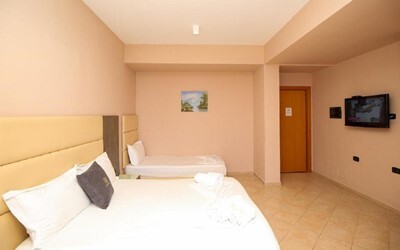 STANDARD TRPL with balcony