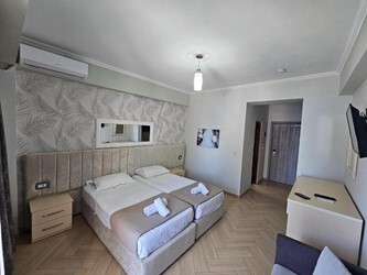 Quadriple Sea View Room