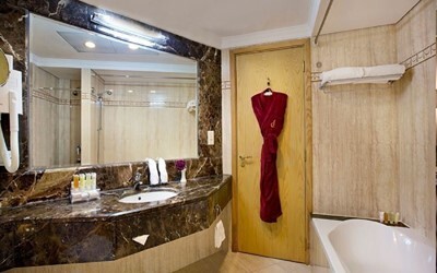 Season Suite