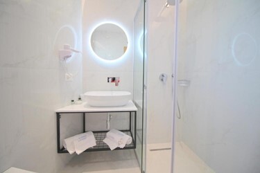 Deluxe Double Room Side Sea View