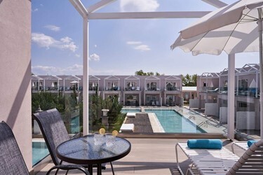 Junior Suite With Pool View