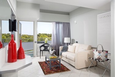 Suite Classic WB with Park and Side Sea View