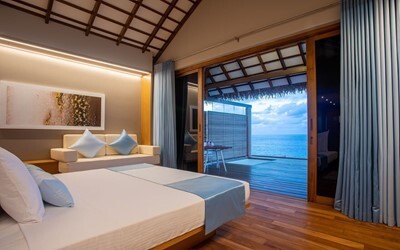 Sunset Water Bungalow Jacuzzi