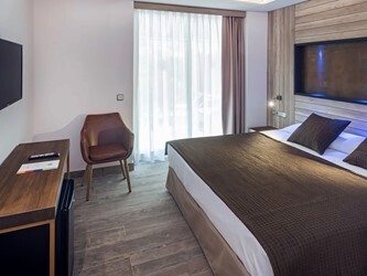 DBL with Balcony Superior