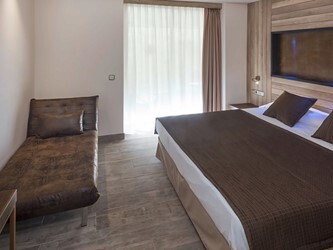 DBL with Balcony Superior