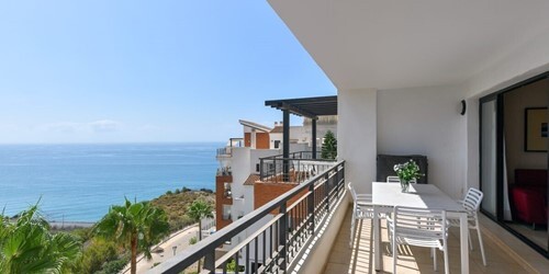 2 Bedroom Apartment Side Sea View