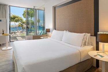 Double Frontal Sea View