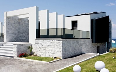 Villa Sea Front
