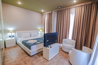 Diplomat Suite with Sea View
