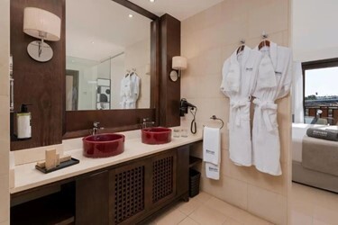 Suite Room