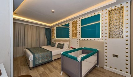 Connecting Family Room - Free Access to Spa
